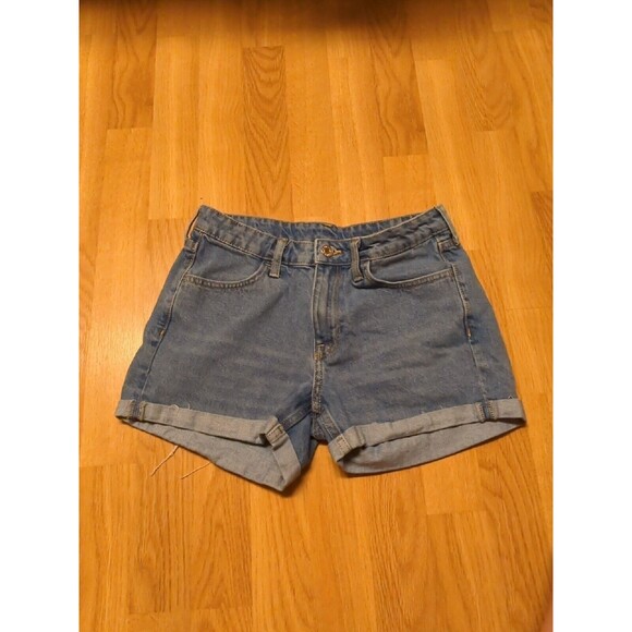 H & M Denim Shorts Womens Size 4 Rolled Up Cutoffs Medium Wash Mid Rise - Picture 2 of 8